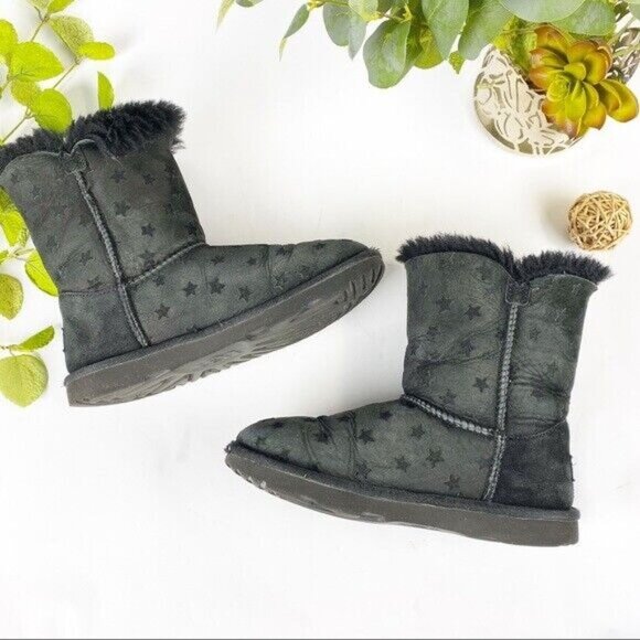 UGG Girls Bailey Button Boot Size 4 Start Print Black Suede Shearling Sherpa - Picture 5 of 7